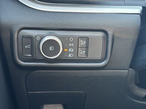 Used 2021 Ford Explorer XLT w/ Equipment Group 202A image 18