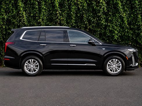Used 2024 Cadillac XT6 Luxury FWD image 7