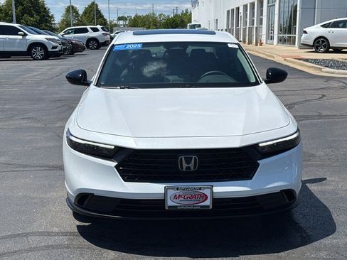 Certified 2025 Honda Accord SE image 5