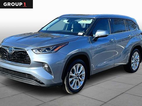 Used 2022 Toyota Highlander Limited image 1