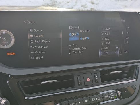 Used 2022 Lexus ES 350 w/ Premium Package image 18