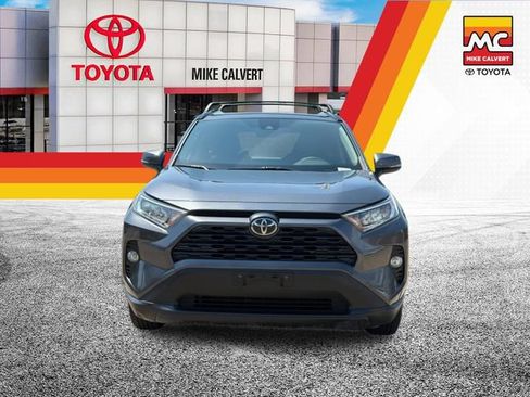 Used 2019 Toyota RAV4 XLE w/ Convenience Package FWD image 8