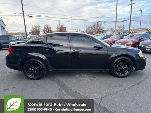 Used 2012 Dodge Avenger SE image 4