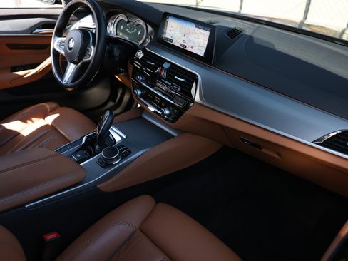 Used 2019 BMW M550i xDrive image 19