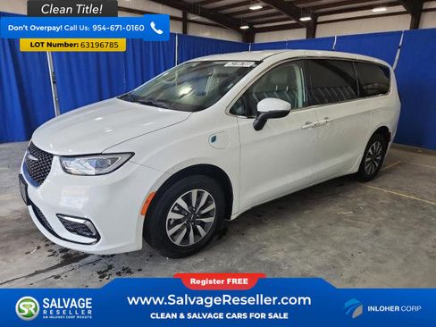 Used 2023 Chrysler Pacifica Touring-L image 1