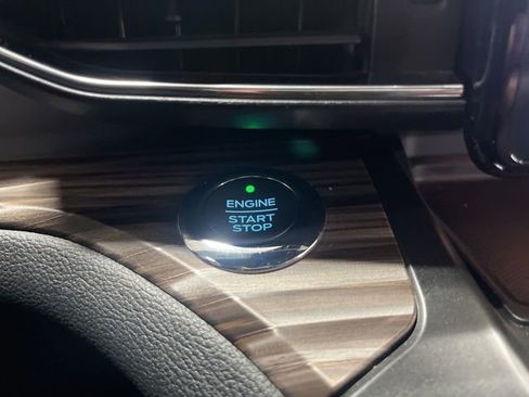 Used 2020 Ford Explorer Limited image 45