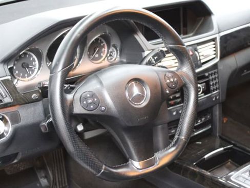 Used 2010 Mercedes-Benz E 550 Sedan w/ Premium 1 Pkg image 13