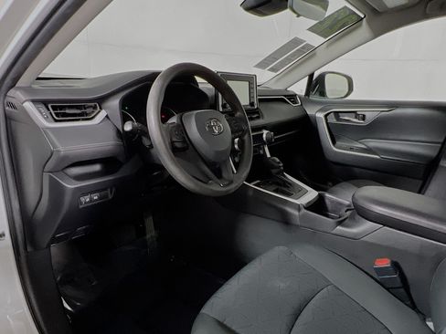 Used 2022 Toyota RAV4 XLE FWD image 30