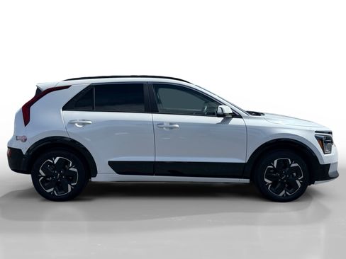 Used 2024 Kia Niro Wave FWD image 6