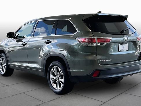 Used 2016 Toyota Highlander Plus FWD image 11