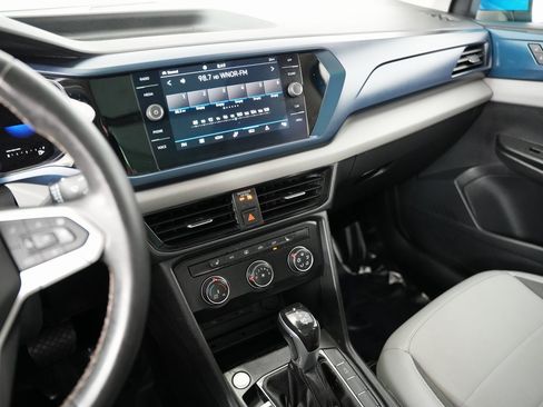 Used 2022 Volkswagen Taos SE image 18