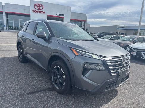 Used 2025 Nissan Rogue SV w/ SV Premium Package AWD/4WD image 1