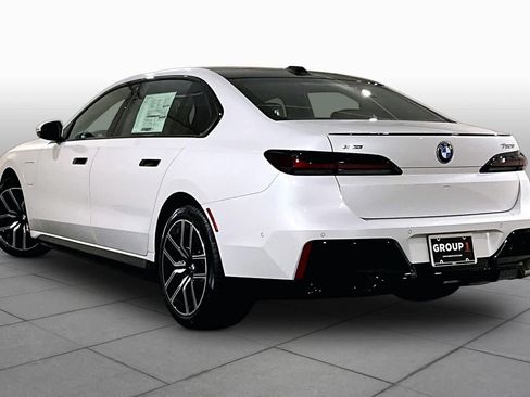 New 2026 BMW 750e xDrive w/ Premium Package AWD/4WD image 3