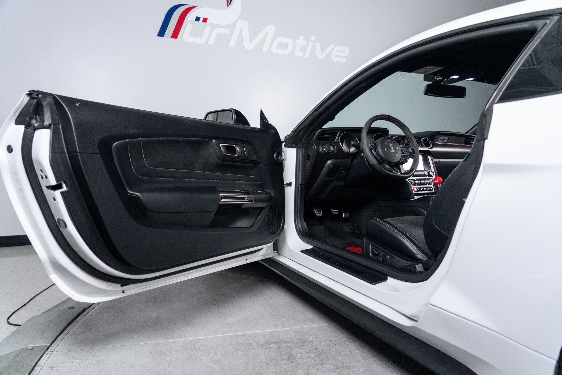 Used 2016 Ford Mustang Shelby GT350 w/ Technology Package RWD image 42