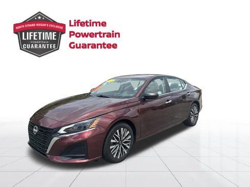 Certified 2025 Nissan Altima 2.5 SV FWD image 3