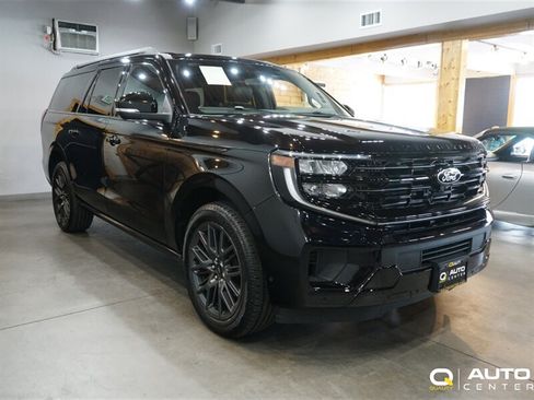 Used 2025 Ford Expedition Max Platinum w/ Stealth Performance Package AWD/4WD image 3