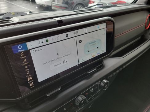 Used 2024 Jeep Wrangler Unlimited Rubicon image 32