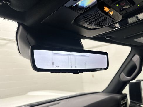 Used 2025 Lexus GX 550 w/ Accessory Package (2T) image 28