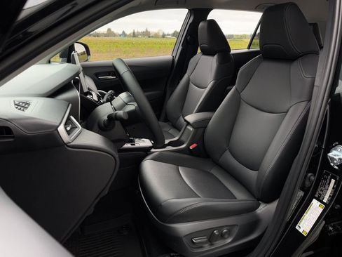 Certified 2026 Toyota Corolla Cross XLE image 9