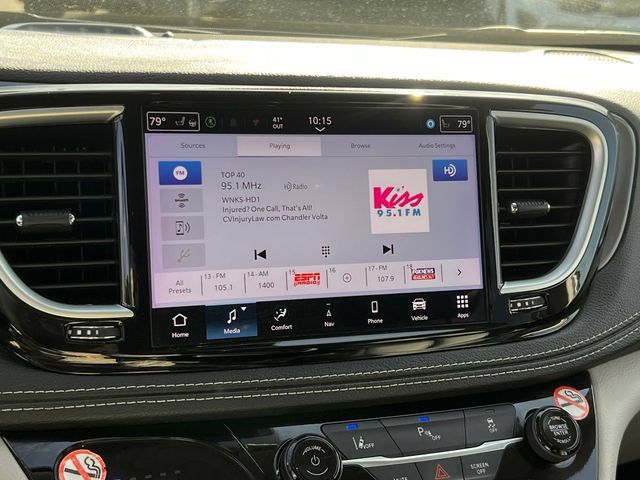 Used 2024 Chrysler Pacifica Limited FWD image 20
