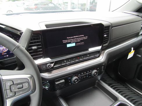 New 2026 Chevrolet Silverado 3500 LTZ w/ LTZ Convenience Package AWD/4WD image 31