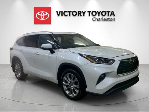 Used 2022 Toyota Highlander Limited AWD/4WD image 5