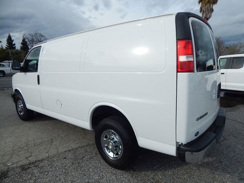 Used 2024 Chevrolet Express 2500 w/ Driver Convenience Package image 6