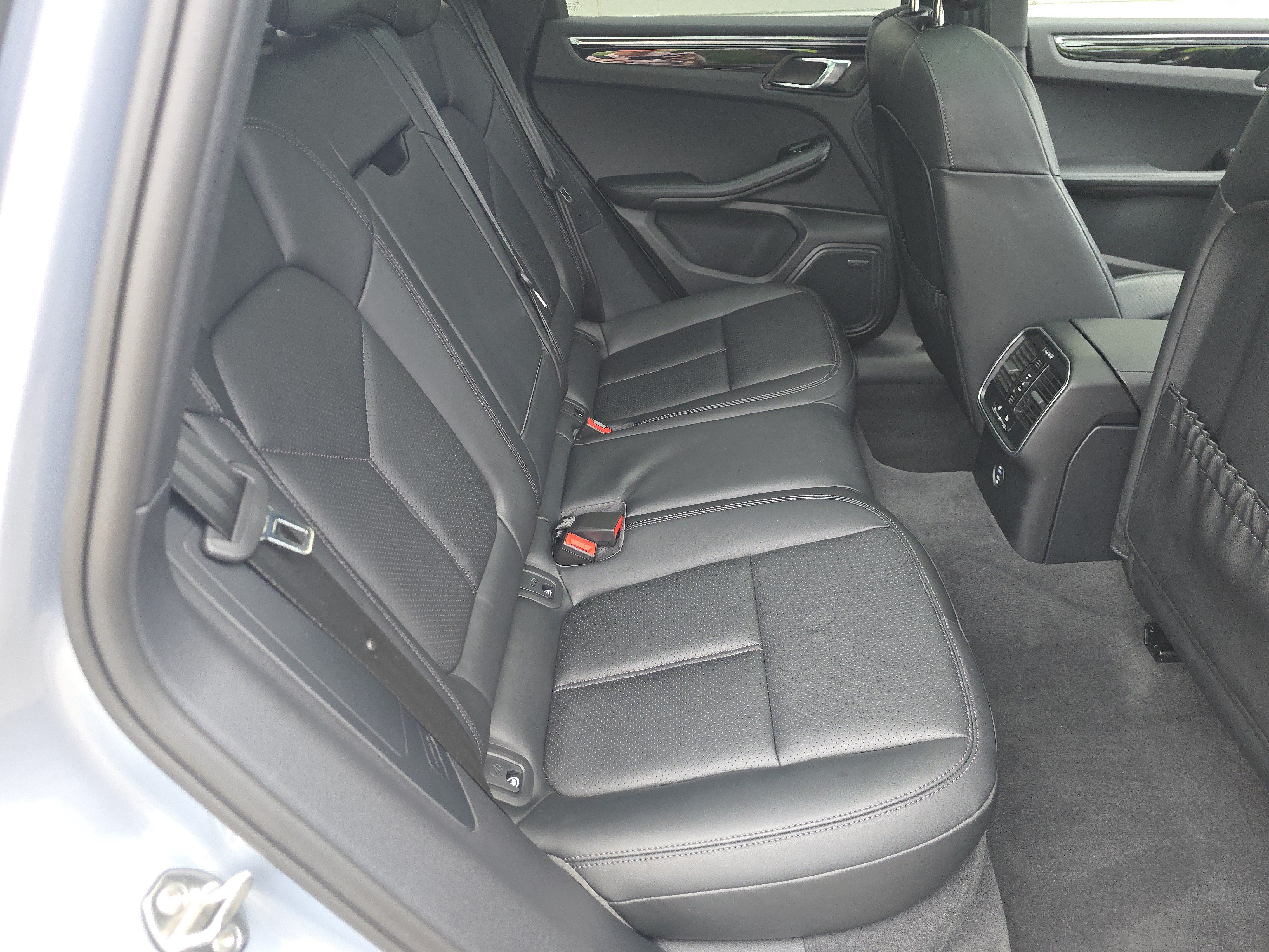 Certified 2026 Porsche Macan AWD/4WD image 20