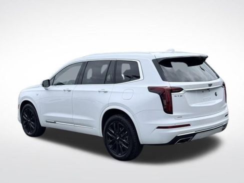 Used 2024 Cadillac XT6 Luxury w/ LPO, Floor Liner Package AWD/4WD image 9