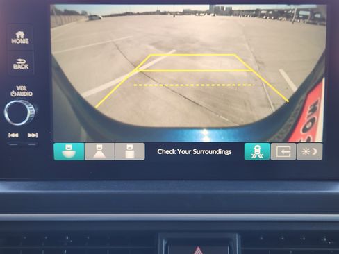 Used 2024 Honda Pilot Touring image 18