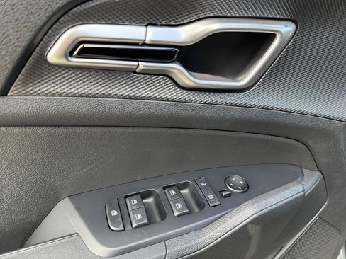 New 2025 Kia Sportage LX image 10