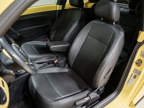 Used 2013 Volkswagen Beetle 2.5 FWD image 10