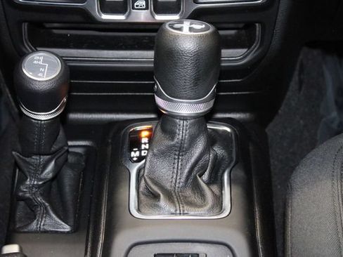 Used 2021 Jeep Wrangler Unlimited Sport AWD/4WD image 39