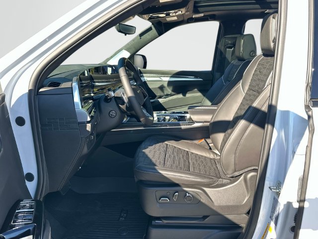 New 2026 Cadillac Escalade V w/ LPO, ONYX Package AWD/4WD image 10