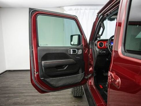 Used 2021 Jeep Gladiator Rubicon AWD/4WD image 16