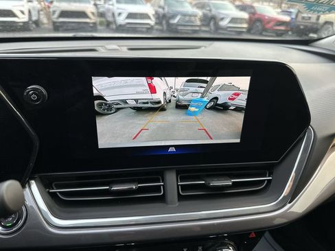Used 2024 Chevrolet Trax ACTIV w/ Sunroof Package FWD image 17