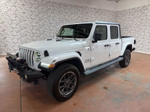 Used 2020 Jeep Gladiator Overland AWD/4WD image 3