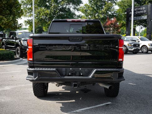 Used 2025 Chevrolet Silverado 2500 LTZ w/ LTZ Plus Package AWD/4WD image 9