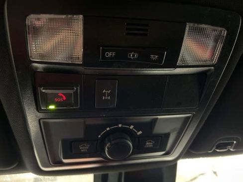 Used 2021 Toyota Tacoma TRD Off-Road AWD/4WD image 22