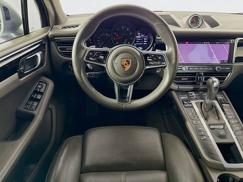 Used 2020 Porsche Macan image 24