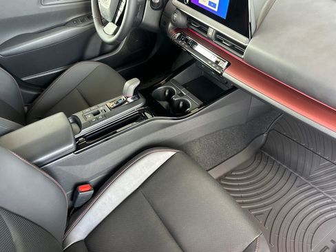 New 2027 Toyota Prius Plug-In Hybrid FWD image 18