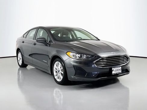 Used 2019 Ford Fusion SE FWD image 3