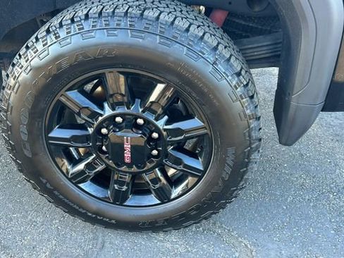 Used 2024 GMC Sierra 2500 AT4 w/ AT4 Premium Plus Package image 6