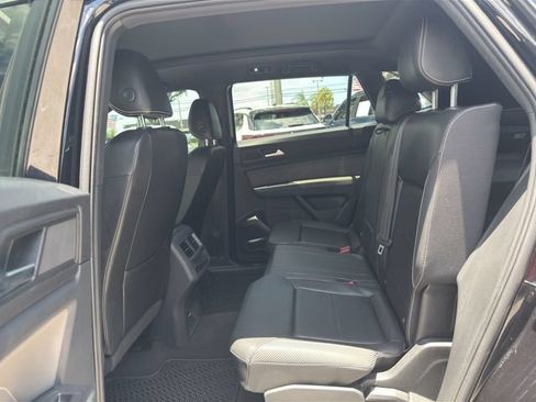 Used 2022 Volkswagen Atlas Cross Sport SEL R-Line AWD/4WD image 14