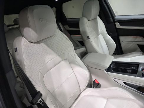 New 2026 Jaguar F-PACE R-Dynamic S image 22