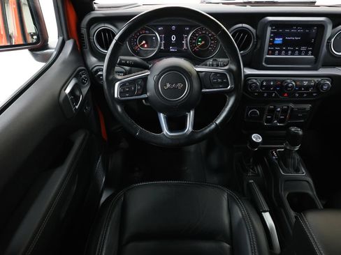 Used 2020 Jeep Wrangler Unlimited Sahara w/ LED Lighting Group AWD/4WD image 16