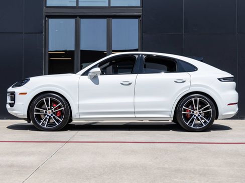 Certified 2026 Porsche Cayenne S AWD/4WD image 2