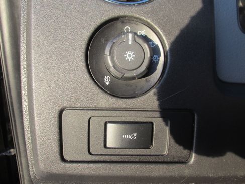 Used 2013 Ford F150 XLT w/ XLT Chrome Pkg image 29