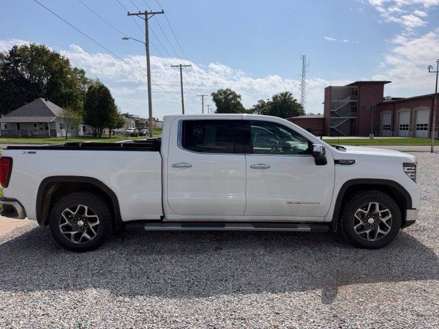 Used 2022 GMC Sierra 1500 SLT w/ SLT Premium Plus Package AWD/4WD image 2