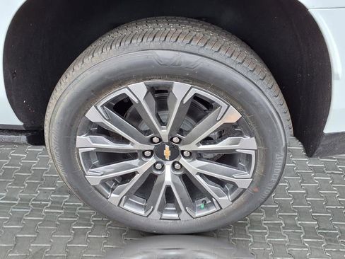 New 2026 Chevrolet Suburban High Country image 14